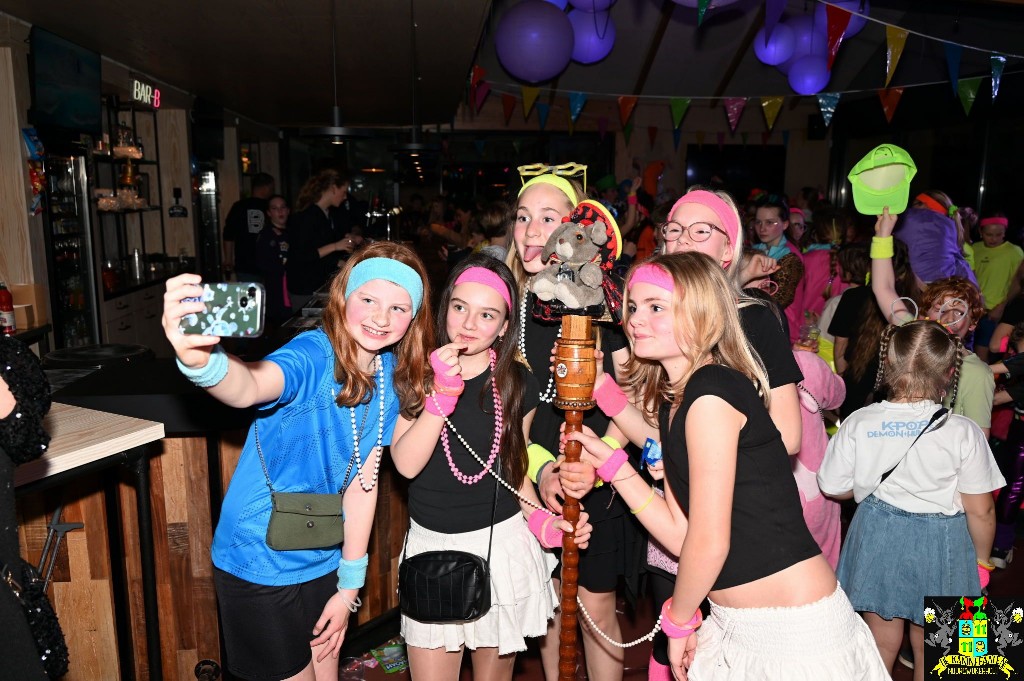 ../Images/Jeugddisco Glow in the Dark 120.jpg